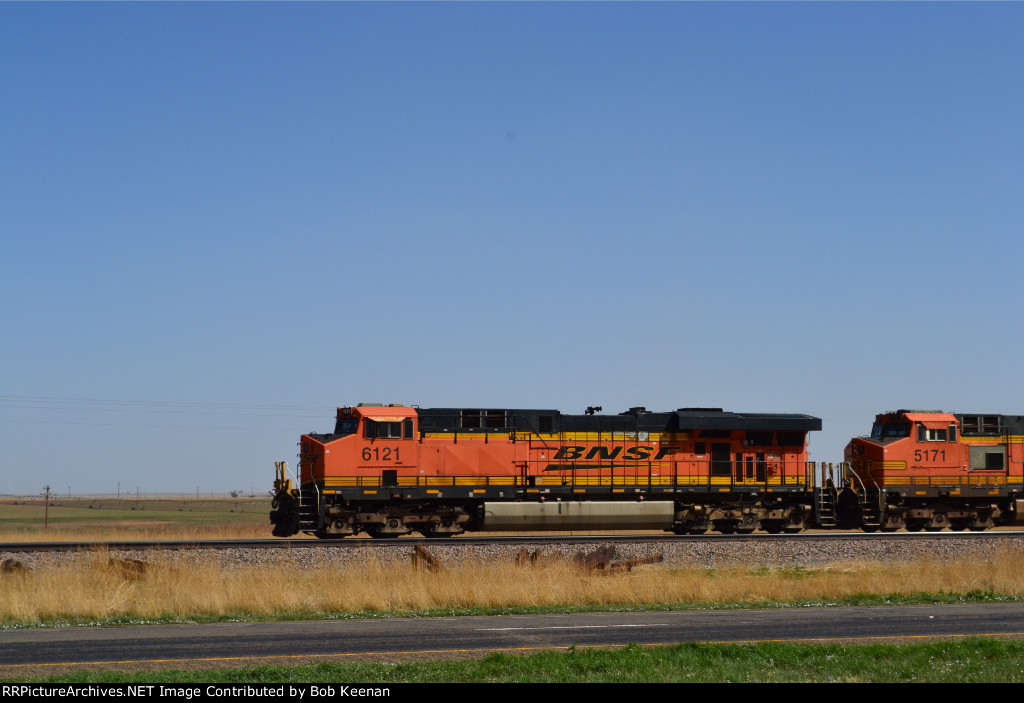 BNSF 6121